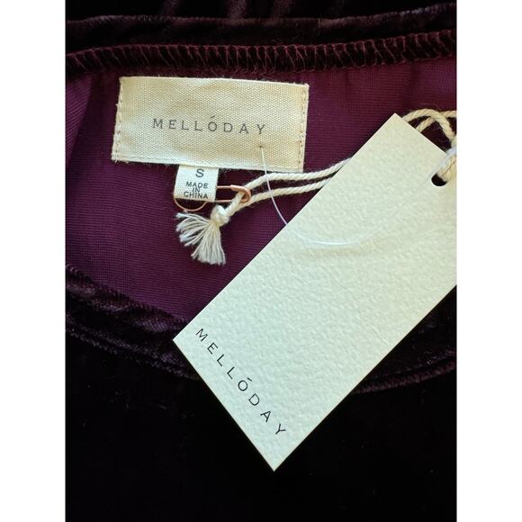 New ~ MELLODAY ~ Purple Short Sleeve Crew Neck Velvet T-Shirt Size Small - Picture 4 of 6